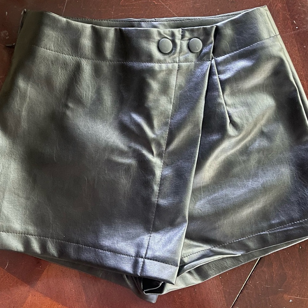 Black pleather mini skort